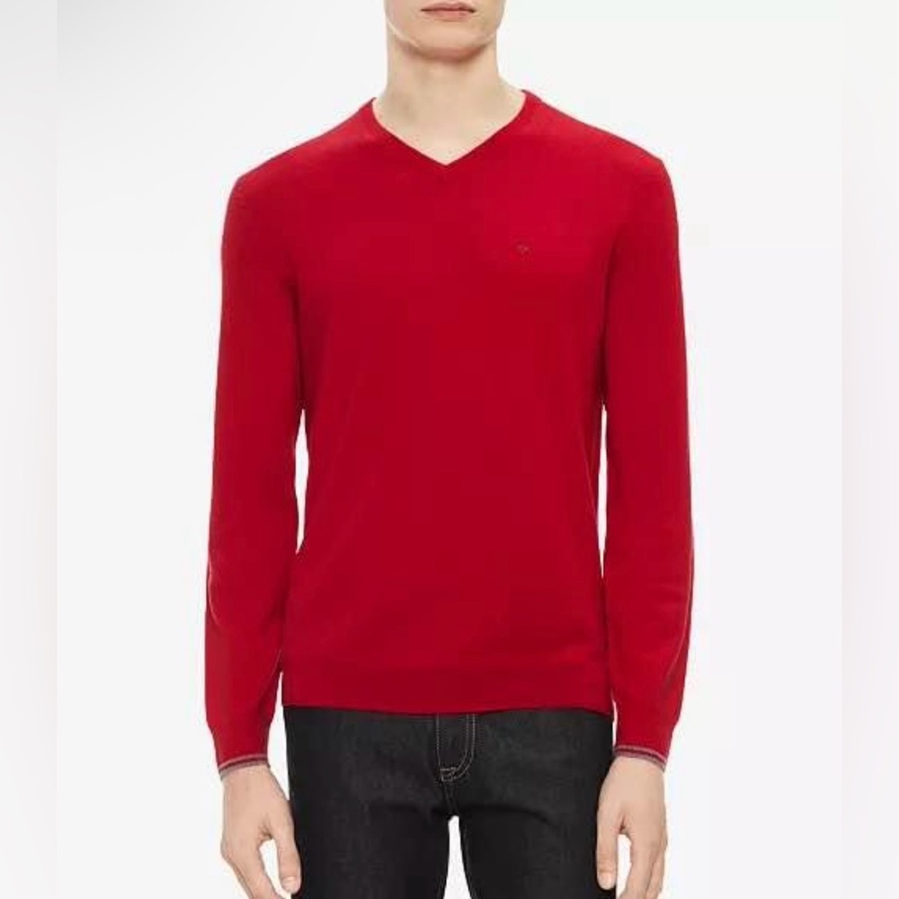 NWT‎ Calvin Klein Red Merino Wool Sweater V-Neck Men’s Small (MFR DEFECT)